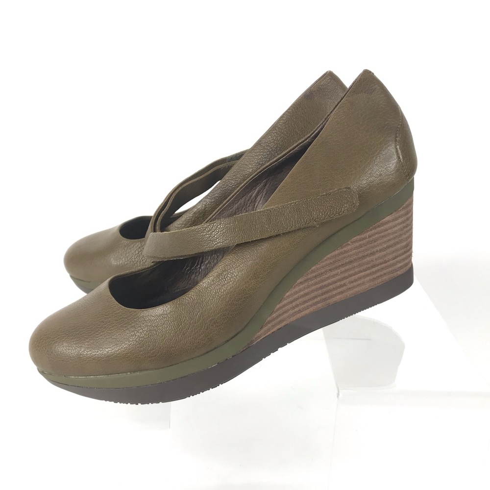 TUSBO “Karris” Olive Green Leather Wedge Platform Mary Janes Womens Size 9 EU 40